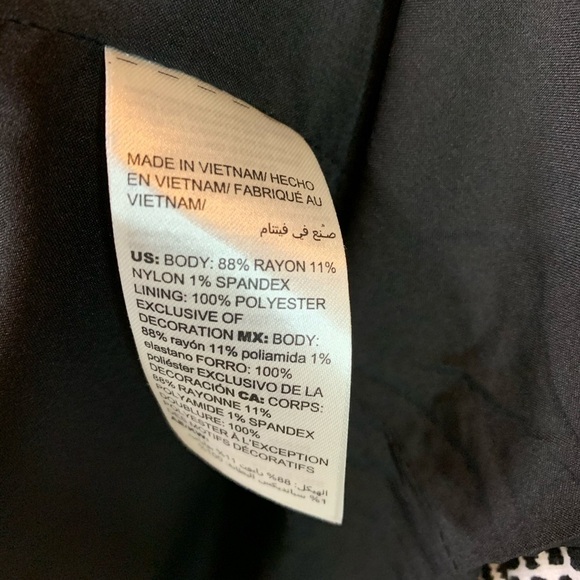 Chico’s Black Geometric Appliqué Full Zipper Lined Jacket - Picture 16 of 16